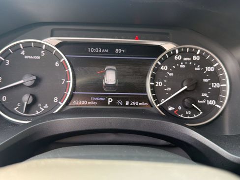 Used 2025 Nissan Rogue SV FWD image 22