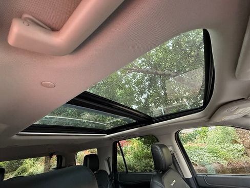 Used 2018 Ford Expedition Platinum AWD/4WD image 12