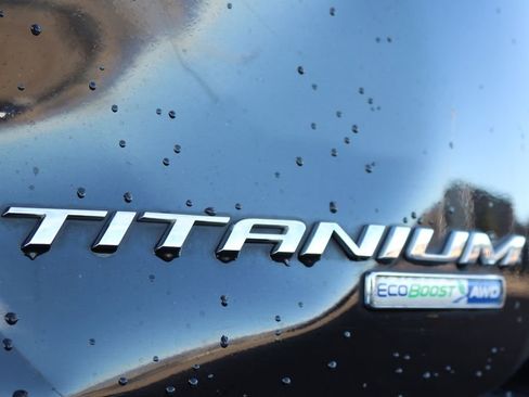 Used 2017 Ford Edge Titanium image 15