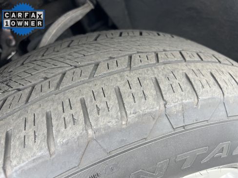 Used 2022 GMC Yukon SLT w/ SLT Premium Package image 12