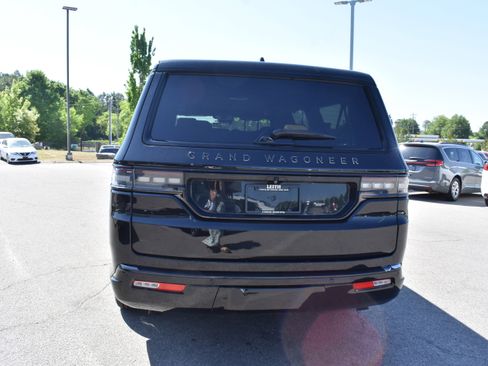 Used 2024 Jeep Grand Wagoneer L Series III w/ Rear Seat Video Group 1 AWD/4WD image 8