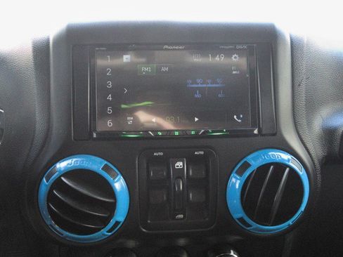 Used 2016 Jeep Wrangler Unlimited Sahara w/ Max Tow Package AWD/4WD image 19