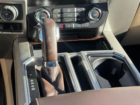 Used 2019 Ford F150 Lariat image 14