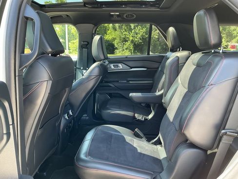 Used 2025 Ford Explorer ST AWD/4WD image 15