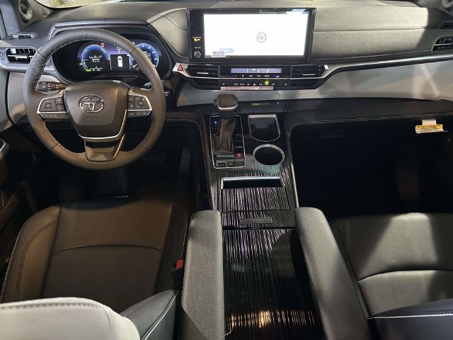 New 2026 Toyota Sienna XSE AWD/4WD image 12