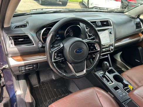Used 2018 Subaru Outback 3.6R Touring AWD/4WD image 13
