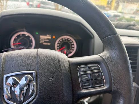 Used 2018 RAM 1500 Tradesman w/ Chrome Appearance Group image 15