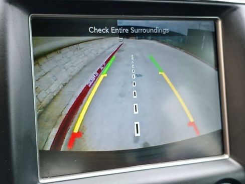 Used 2017 Jeep Grand Cherokee Altitude image 20