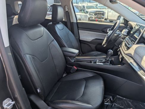 Used 2022 Jeep Compass Latitude w/ Sun and Sound Group AWD/4WD image 25