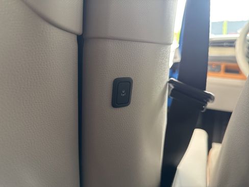 New 2025 Volkswagen ID. Buzz Pro S Plus image 21