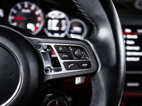 Certified 2022 Porsche Cayenne Turbo AWD/4WD image 16