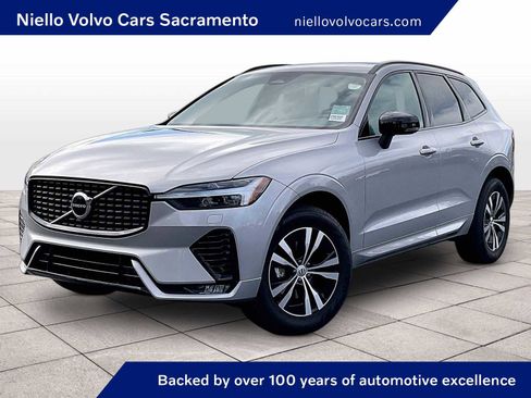 Used 2025 Volvo XC60 B5 Core image 1