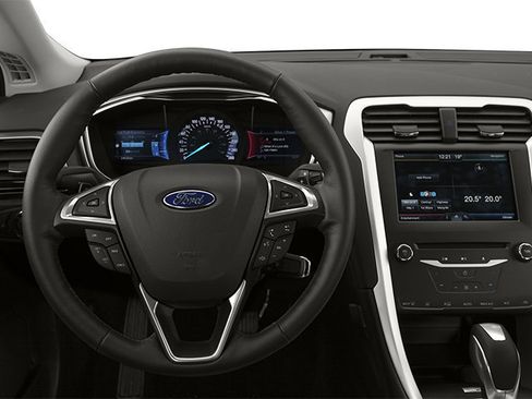 Used 2013 Ford Fusion SE FWD image 6