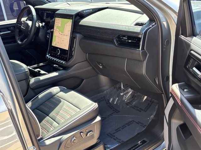 Used 2025 GMC Yukon XL AT4 Ultimate AWD/4WD image 36