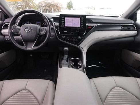 Used 2022 Toyota Camry SE image 21