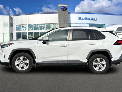 Used 2021 Toyota RAV4 XLE w/ Carpet Mat Package (TMS) FWD image 9