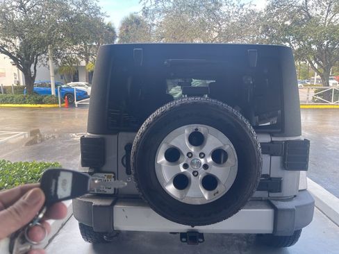 Used 2013 Jeep Wrangler Unlimited Sahara w/ Connectivity Group image 6