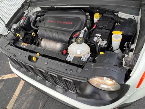 Used 2015 Jeep Renegade Trailhawk w/ Safety & Security Group I image 4