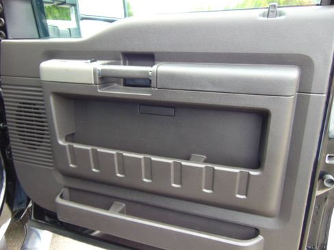Used 2011 Ford F250 Lariat w/ Lariat Interior Pkg AWD/4WD image 48