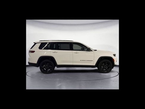 Used 2024 Jeep Grand Cherokee L Laredo AWD/4WD image 7