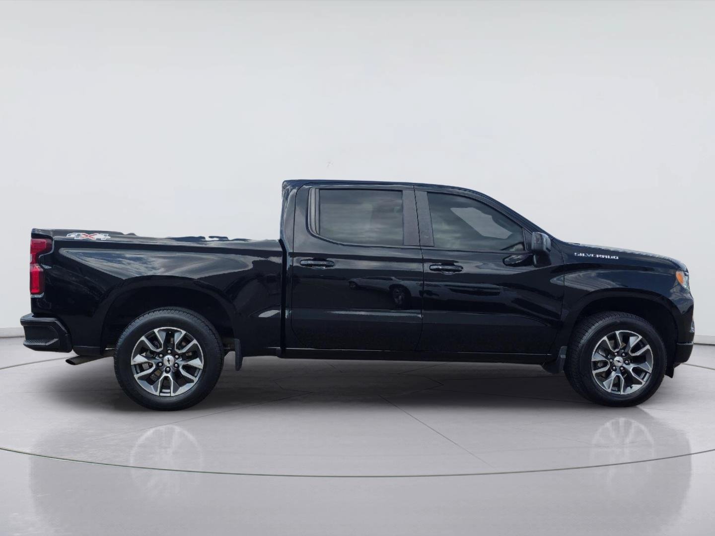 Used 2024 Chevrolet Silverado 1500 RST w/ LPO, Liner Protection Package AWD/4WD image 4