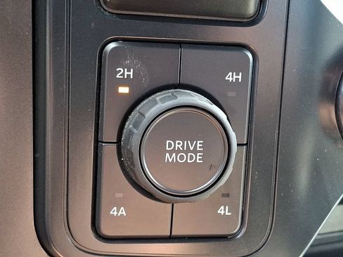 Used 2025 Ford F150 Lariat AWD/4WD image 28