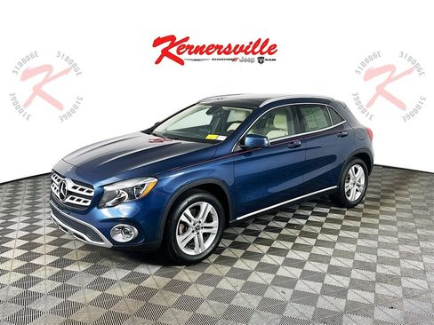 Used 2019 Mercedes-Benz GLA 250 4MATIC w/ Premium Package image 3