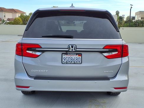 Used 2023 Honda Odyssey Touring image 5