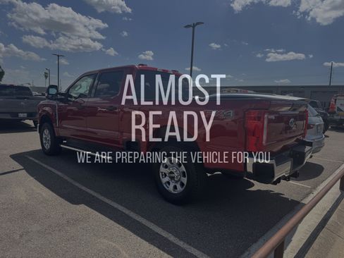 Used 2023 Ford F250 XLT w/ FX4 Off-Road Package AWD/4WD image 3