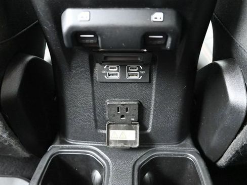 Used 2022 Jeep Wrangler Unlimited Rubicon AWD/4WD image 24
