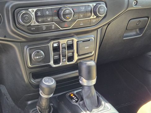 Used 2022 Jeep Gladiator Sport AWD/4WD image 28