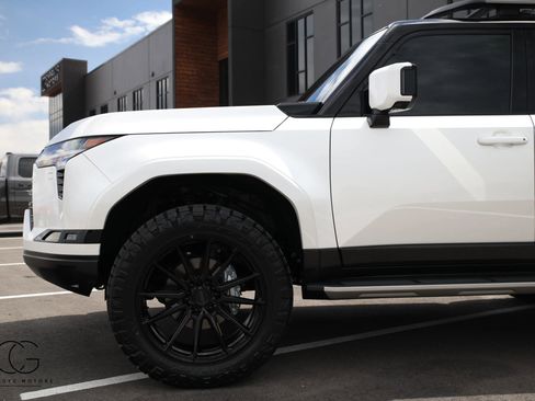 Used 2025 Lexus GX 550 w/ Accessory Package (2T) AWD/4WD image 9