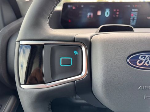 New 2025 Ford Expedition Active image 21