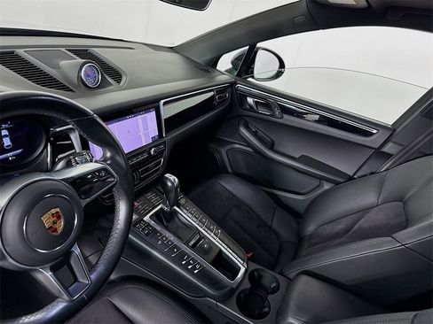 Used 2021 Porsche Macan image 26