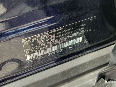 Used 2025 Toyota RAV4 Limited AWD/4WD image 32