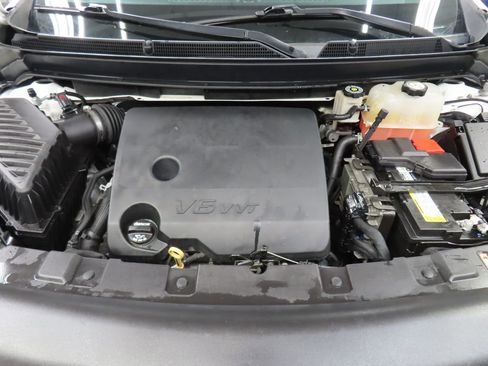 Used 2019 Buick Enclave Essence AWD/4WD image 27