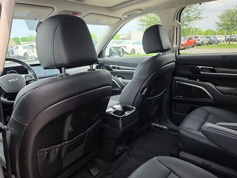 Certified 2025 Kia Telluride SX w/ SX Captain's Chair Package FWD image 11