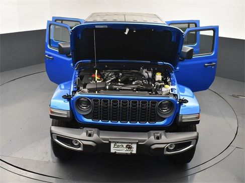 New 2025 Jeep Gladiator Sport image 25