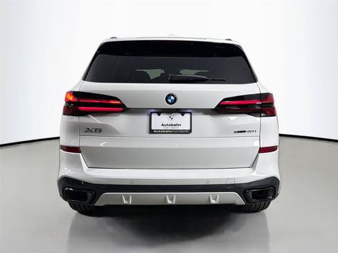 New 2026 BMW X5 xDrive40i w/ M Sport Package AWD/4WD image 11