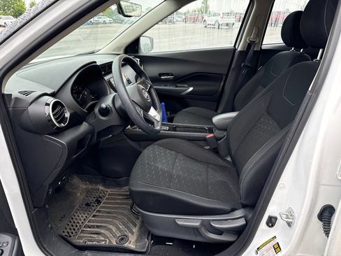 Used 2024 Nissan Kicks SV w/ Interior Electronics Package FWD image 16
