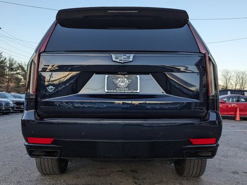 Used 2023 Cadillac Escalade Sport Platinum w/ LPO, Floor Liner Package image 9