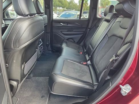 Certified 2025 Jeep Grand Cherokee Altitude image 7