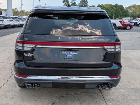 Used 2020 Lincoln Aviator Reserve w/ Equipment Group 202A image 7