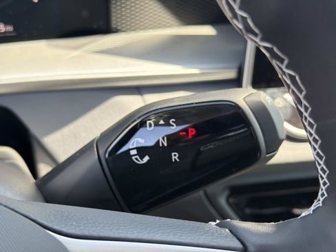New 2026 Volkswagen Tiguan SE FWD image 19