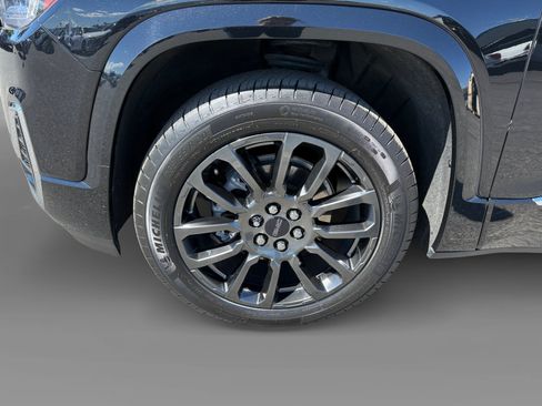 Used 2023 GMC Acadia Denali w/ Black Diamond Edition AWD/4WD image 9