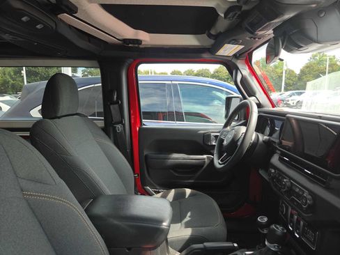 Used 2024 Jeep Wrangler Sport AWD/4WD image 4