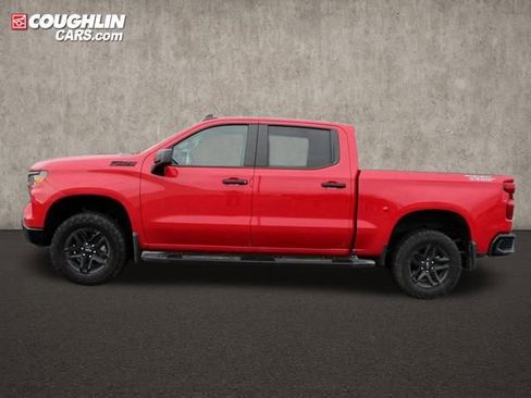 Used 2024 Chevrolet Silverado 1500 Custom Trail Boss w/ LPO, Dark Essentials Package AWD/4WD image 5