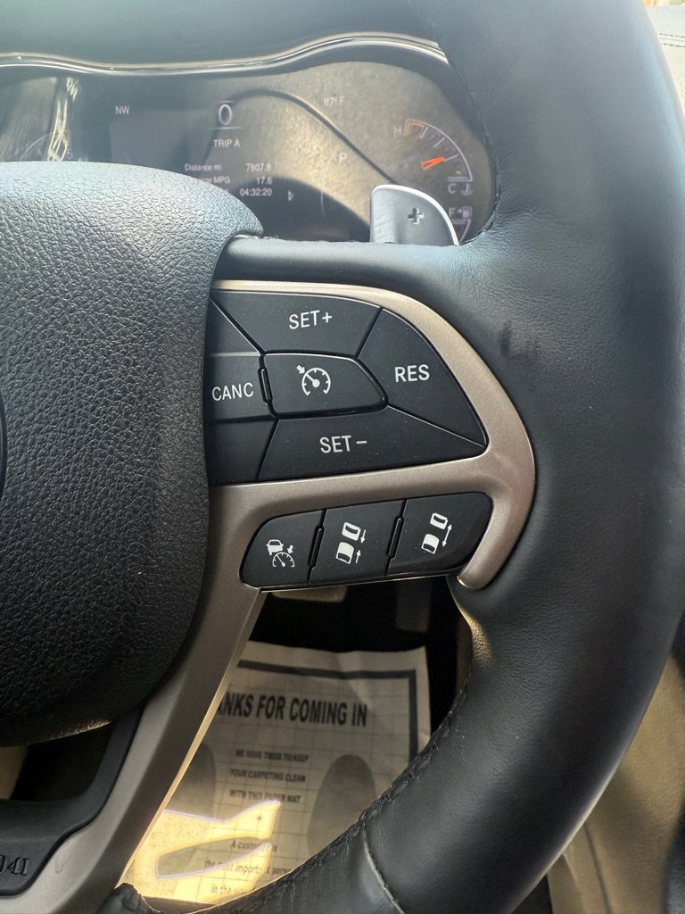 Used 2015 Jeep Grand Cherokee Summit w/ Platinum Series Group AWD/4WD image 16