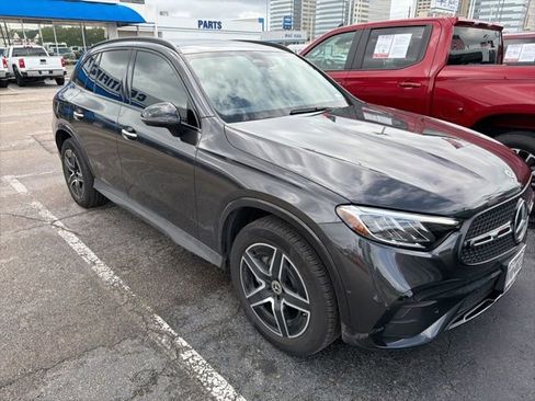 Used 2024 Mercedes-Benz GLC 300 4MATIC image 4