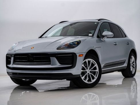Certified 2025 Porsche Macan w/ Premium Package Plus AWD/4WD image 1